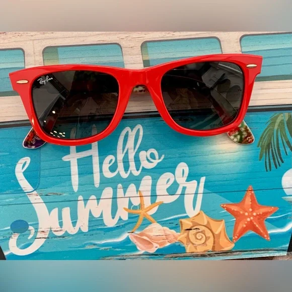 🪸❤️RAY-BAN “RARE” COLOR CORAL RED W/ FLORAL ALOHA PRINT EXCELLENT NO SCRATCHES!